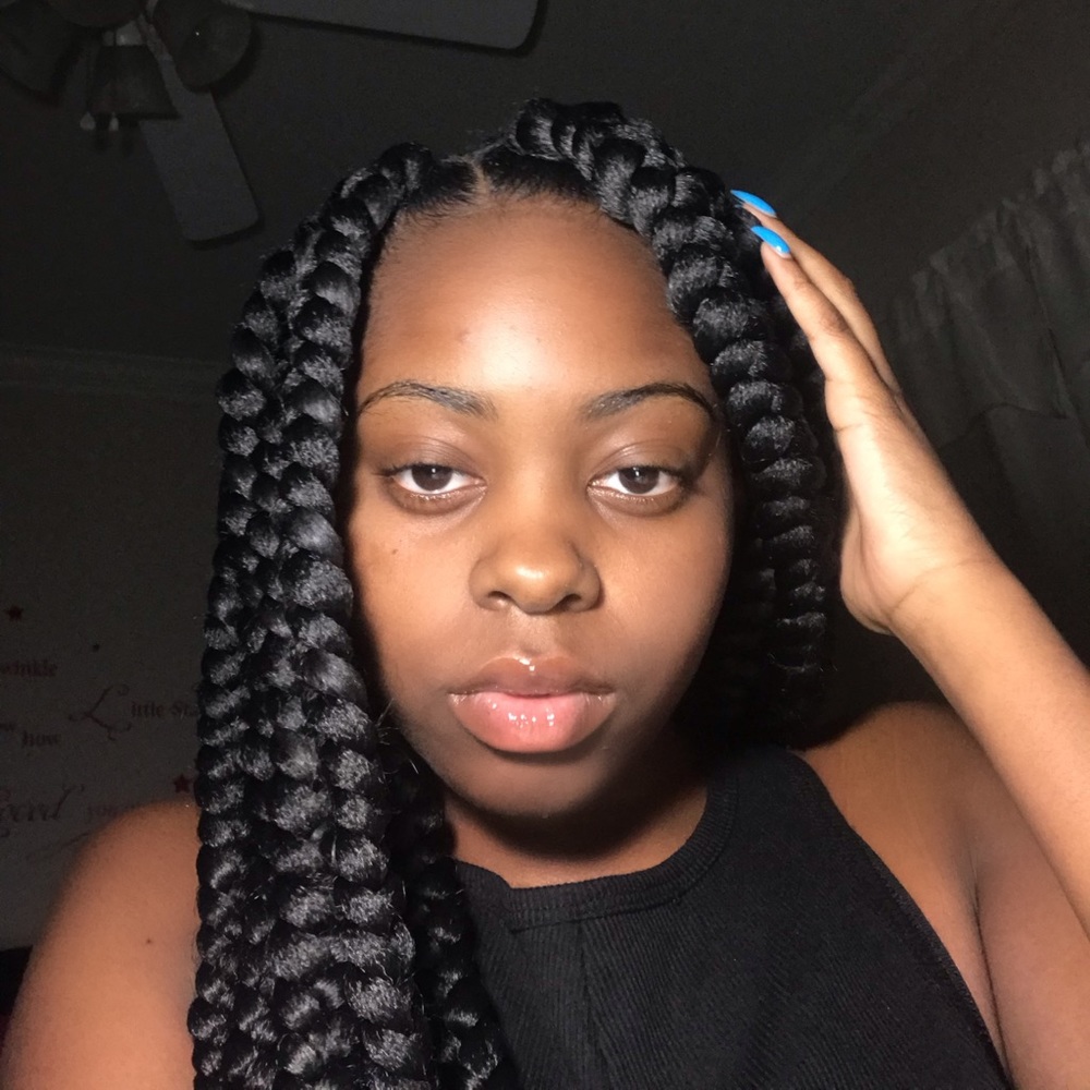 Meet your Posher, Maya